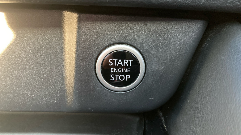 Nissan Qashqai 1.3 DiG-T MH 158 N-Connecta 5dr Xtronic Petrol Hatchback